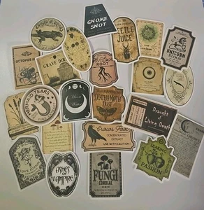 20+ Etichette Bottiglia Pozione Barattolo Farmacia Halloween Artigianato Festa Adesivi - Foto 1 di 3