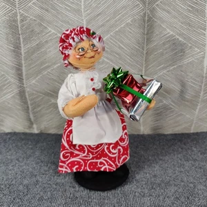 Annalee Doll Mrs Claus Decor Swirl Bonnet Dress Holding Presents Gifts 13" Plush - Picture 1 of 23