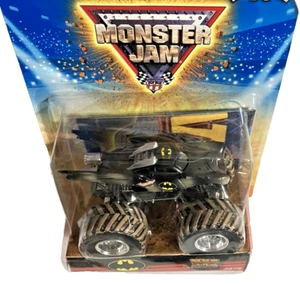 Hot Wheels ~2009 ~ BATMAN BATMOBILE ~ Monster Jam ~ FLAG SERIES ~ #33/75 ~VG+ - Picture 1 of 11
