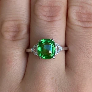 Anillo de diamantes talla radiante de oro blanco de 14 k granate tsavorita cultivado en laboratorio 3,84 quilates - Imagen 1 de 11
