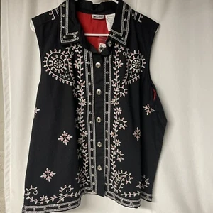 VINTAGE Units Women’s Black/Red &White embroidered sleeveless Blouse Or Vest NWT - Picture 1 of 21