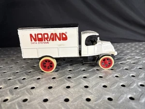 Vintage R-33 ERTL 1:38 SCALE DIE CAST BANK  1926 MACK DELIVERY TRUCK NORAND SYS - Picture 1 of 1