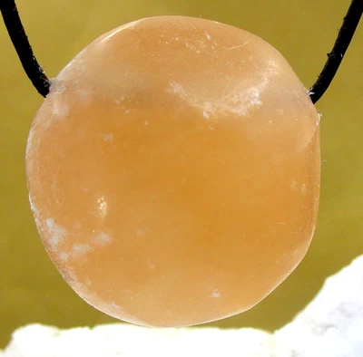 SELENIT ORANGE  XL  Trommelstein  gebohrt   EDELSTEIN  ANHÄNGER    Nr.14 - Bild 1 von 2