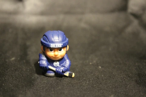 Collectible NHL TEENYMATES Series 1 Figure - EDMONTON OILERS - NEW! Loose Cover