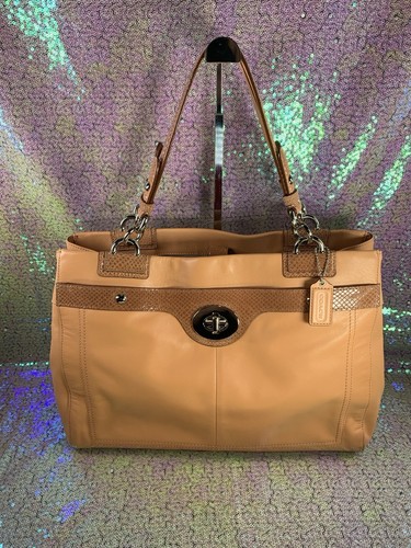 Borsa a tracolla Coach Penelope Turnlock vintage in pelle di corallo