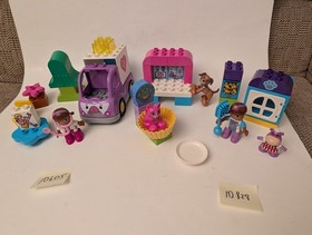 Lego Duplo Doc McStuffins - 10828 Docs Pet Care & 10605 Rosie the Ambulance 100%