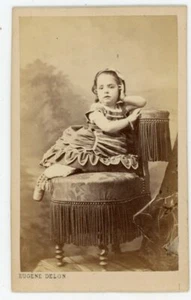 Photo CDV photographie 1860 Toulouse Delon, une fillette pose mode fashion - Imagen 1 de 2