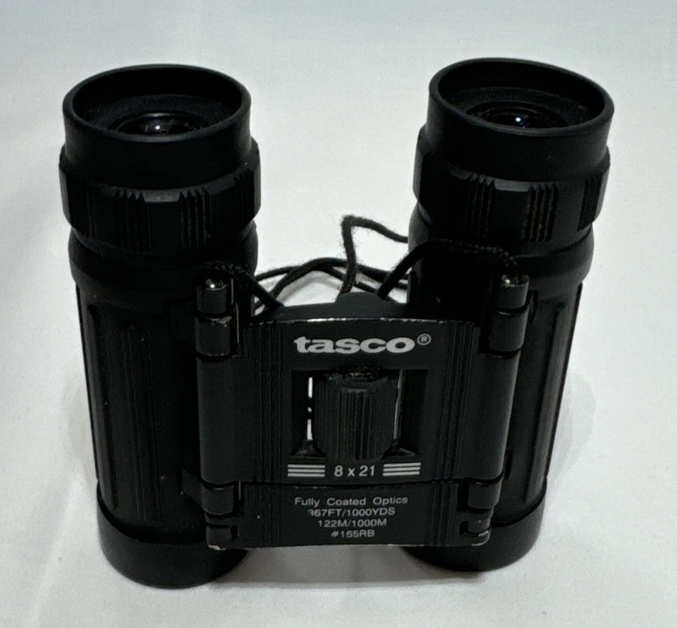 TASCO 8 X 21  #165RB COATED 367 FT / 1000 YDS COMPACT BINOCULARS - Image 1 of 4