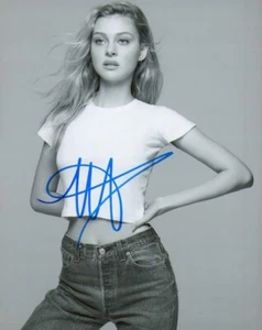 Foto Original 8x10 Autografiada Nicola Peltz LOA TTM - Imagen 1 de 1