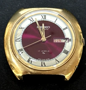 Orologio da polso uomo vintage Seiko automatico data giorno bordeaux Sunburst 7006-8029 - Foto 1 di 8