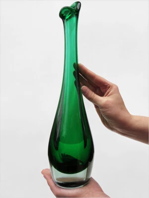 1960's BO BORGSTROM ASEDA GLASBRUK GREEN GLASS VASE MID-CENTURY MODERN DESIGN - Image 1 of 3