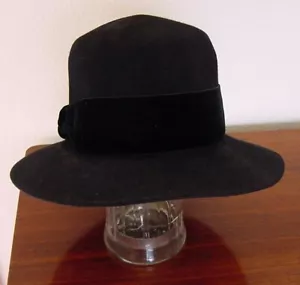 Vintage PATRICIA UNDERWOOD Black Felt Wool? Hat Velvet Ribbon w Knot Fedora - Picture 1 of 6