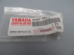 Yamaha OEM Collar 90387-06011 - Imagen 1 de 1
