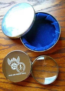 Salisbury Pewter's Images of America 4" Caja de baratijas, tapa, lupa, usada en excelente estado - Imagen 1 de 12