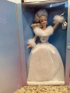 Barbie 2002 Winter's Reflection Barbie 55682 Minor Box Wear - Picture 1 of 2