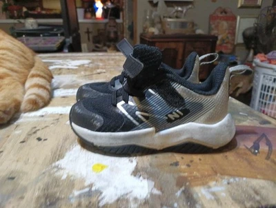 New Balance niño pequeño 8,5 extra ancho Foto 1 de 4