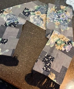 De colección Bufanda Sedosa Negro Blanco Cuadros Amarillo Morado Floral Edredón Patrón 58" - Imagen 1 de 4