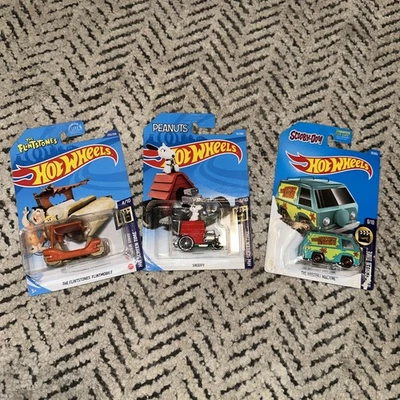 Hot Wheels Lot of 3 SCOOBY DOO SNOOPY AND FLINTSTONES  - Image 1 of 4