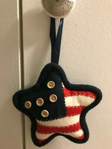 PATRIOTISCHES/FLAGGE C & F WOLLE KLEINES ÜBERWURFKISSEN/TÜRDEKOR WAR 10,99 - Bild 1 von 3