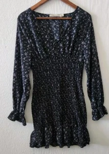 Mini Vestido Ajustado Grande con Estampado Floral Cuello en V Boho de Liberty Love - Imagen 1 de 10
