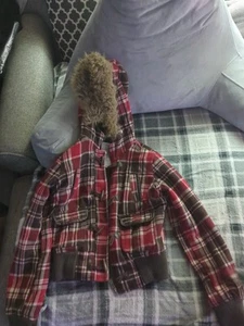 Aeropostale Winter Jacket with Faux Fur Hood & Toggle Buttons. Size M Red Plaid - Picture 1 of 4