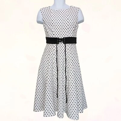 Vestido Danny and Nicole Blanco y Negro Lunares Sin Mangas Ajuste y Acampanado Cinturón Talla 6 Foto 1 de 4