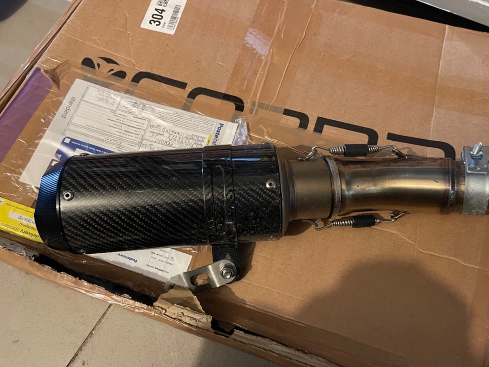 scarico hornet 750 - Immagine 1 di 4