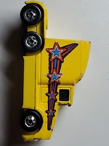 Vintage Hot Wheels Mini Big Rigger Stunt Show Kenworth 76 Big Rig Yellow - Picture 1 of 8