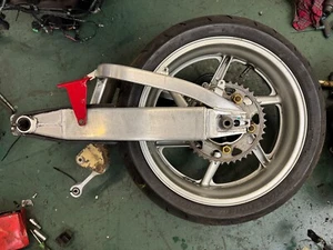 HONDA CBR900RR 919 1997 HECKANSATZ CUSTOM PROJEKT SCHWINGE RADBREMSSATTEL - Bild 1 von 18