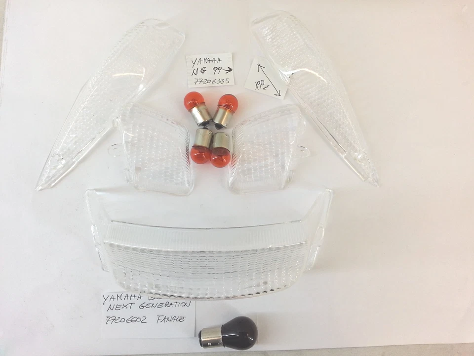 KIT 4 GEMME FRECCE + VETRO FANALE POSTERIORE TRASPARENTI YAMAHA BOOSTER NG 99 - Immagine 1 di 1