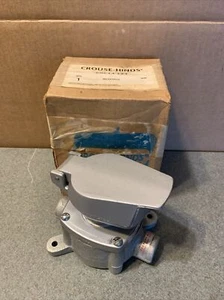 Crouse-Hinds Arktite CPS14 121 Delayed Action Factory Sealed Feed-Through Type - Picture 1 of 9