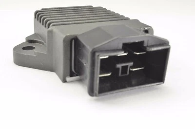 Regulador rectificador de voltaje Honda Fireblade CBR900RR CBR 900 RR 1992-1999 Foto 1 de 4