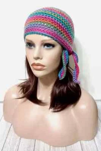 gehäkelte Damen Handarbeit Biker Totenkopf Mütze Beanie Chemo Krebs Spektrum - Bild 1 von 2