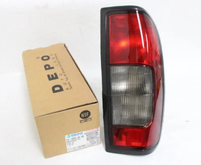 Luz trasera derecha Depo para Nissan Frontier 315-1927R 2000-2004 Foto 1 de 4