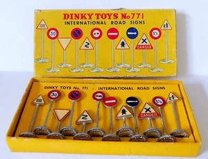 Dinky Toys No.771 International Traffic Road Signs (1953-65). - Picture 1 of 13