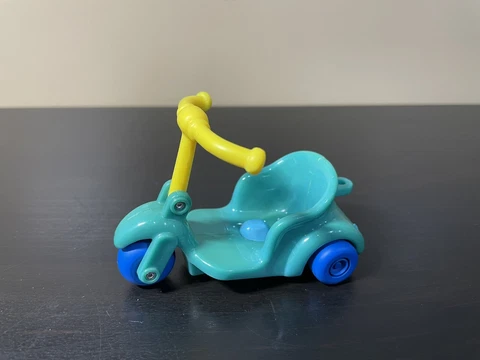 Caillou Rosie Trike Green Cover