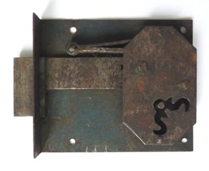Petite serrure du 18e ou 19e siècle en fer forgé 18th or 19tcentury lock - Imagen 1 de 4