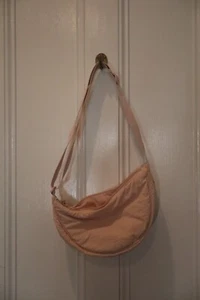 uniqlo bag light pink body bag adjustable strap multi pouch - Picture 1 of 1