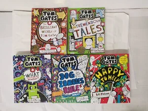 5 Tom Gates books Inc. Dog Zombies Rule, Happy to Help, What Monster? - Imagen 1 de 6