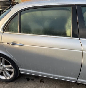 JAGUAR XJ (X350) OSR TÜR MONTAGE (LANGER RADSTAND) C2C15678 FLÜSSIGSILBER MEE - Bild 1 von 1