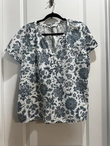 Sonoma White/Blue Floral Top XL Split VNeck Cap Sleeves Armpit To Armpit 25” - Picture 1 of 7