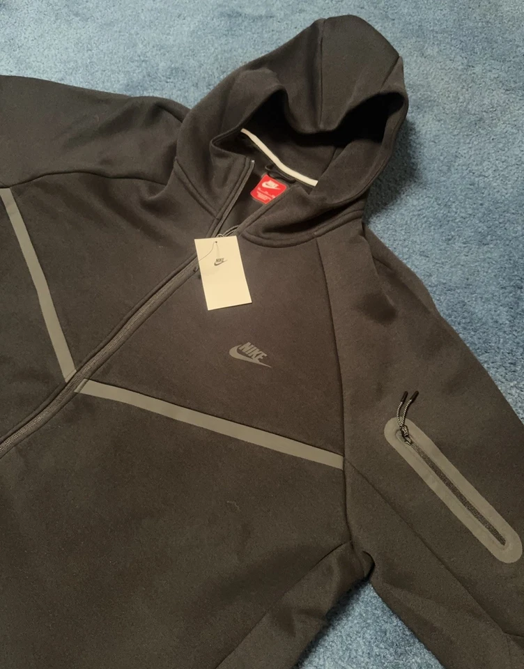 Nike Sportswear Tech Fleece Black Men's Size XL Full Zip Hoodie HV0949-010