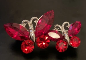 Broche Mariposas 1.5” Vintage Estrás Rojo Tono Plata Sin Firmar - Imagen 1 de 3