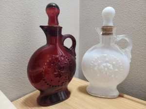 Vintage Red and White Glasses Star Pattern Jim Beam Whiskey Decanter 11” x 6” - Picture 1 of 7