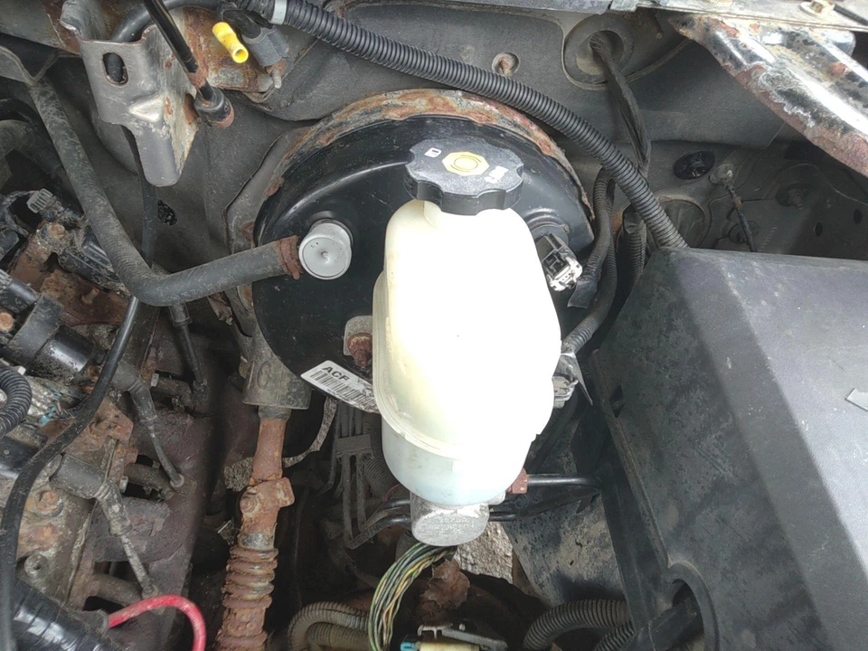 Cilindro maestro Chevy Tahoe 07 Foto 1 de 1