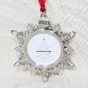 🎄2021 ADORNO DE ÁRBOL DE NAVIDAD MARCO DE FOTOS COLGANTE COPO DE NIEVE PLATEADO 2" - Imagen 1 de 7