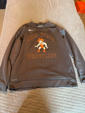 Nike OSU Oklahoma state wrestling crewneck Men’s size XL freek shoes lot Cover