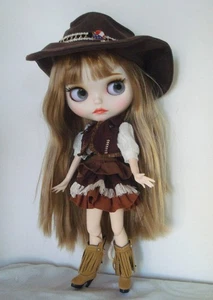 Blythe Doll matte face brown hair Western Cowboy hat clothes shoes 18 hands - Picture 1 of 9
