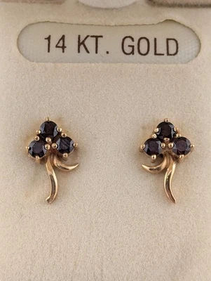 NEW~14k Yellow Gold~**NATURAL 3 STONES GARNET  STUD EARRINGS**~BOXED - Image 1 of 4