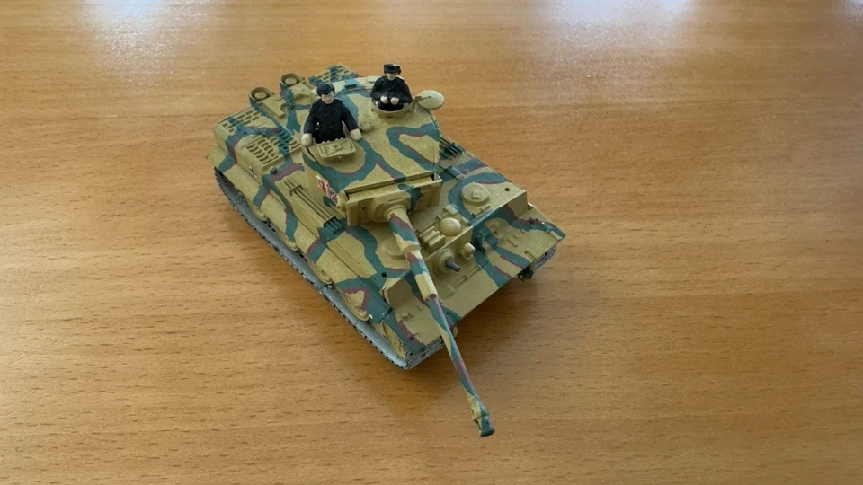 PzKpfw VI Tiger I Ausf.E 1:72 Hasegawa gebaut - Bild 1 von 1